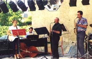 Un concert à la fête de la musique de Venon, par des musiciens adultes à Gières / Grenoble / Isère