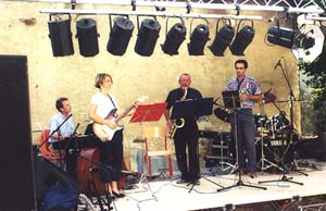 Un concert à la fête de la musique de Venon, par des musiciens adultes à Gières / Grenoble / Isère